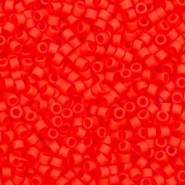 Perles Miyuki delicas 11/0 Opaque matte vermillion red DB-757