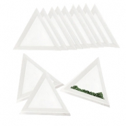 Présentoir bijoux pots triangles à perles blanc
