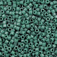 Perles Miyuki délicas 11/0 Duracoat opaque dyed forest green DB-2358