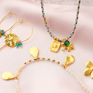 Sets d'inspiration Comment intégrer les pendentifs et perles en métal DQ dans vos bijoux