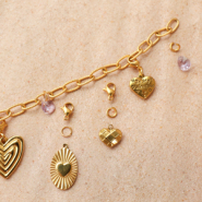 Sets d'inspiration Créez une collection affectueuse avec des breloques en forme de coeur en acier inoxydable