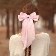 Sets d'inspiration Complétez votre collection d’hiver avec des chouchous & barrettes à nœud