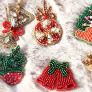 Sets d'inspiration Créez une collection festive magique avec nos broches de Noël