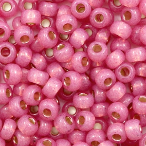Perles de rocailles Miyuki 6/0 Silverlined alabaster dyed dark rose 6-645