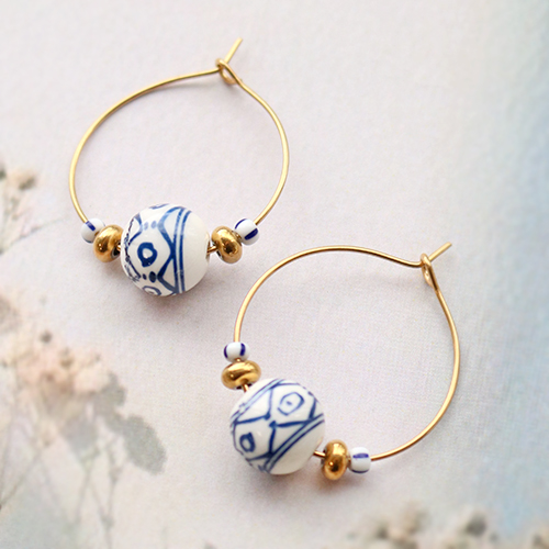 Inspiration pour la confection de bijoux exclusifs avec les perles en c&eacute;ramique peintes &agrave; la main