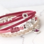 Bracelets et porte-cl&eacute;s &agrave; la mode en daim plat