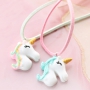Bijoux pour enfant avec licornes en r&eacute;sine