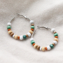 Lancez-vous avec les perles en bois et confectionnez de superbes bracelets