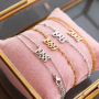 Vous pouvez cr&eacute;er ces bijoux avec nos nouveaux connecteurs en forme d&rsquo;ann&eacute;e :