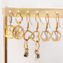 Voici comment utiliser les connecteurs en acier inoxydable pour confectionner vos bijoux tendance :