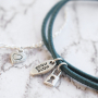 Vous pouvez facilement r&eacute;aliser vous-m&ecirc;me ces boucles d&rsquo;oreilles, bracelets et colliers avec nos breloques en m&eacute;tal DQ :