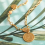 Vous pouvez confectionner ces bijoux tendance avec les breloques Fleur de naissance :