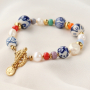 Inspiration pour la confection de bijoux exclusifs avec les perles en c&eacute;ramique peintes &agrave; la main