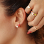 Combinez ces bagues et boucles d&rsquo;oreilles color&eacute;es avec des bijoux faits main