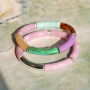 D&eacute;marrez avec ces perles acryliques tube color&eacute;es