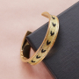 Soyez cr&eacute;atif(ve) avec des bracelets jonc et du ruban &eacute;lastique
