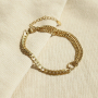 Comment combiner les cha&icirc;nes de cheville et les bracelets cet &eacute;t&eacute; ?