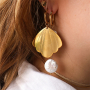 Comment int&eacute;grer des pendentifs en r&eacute;sine et des breloques en acier dans vos bijoux ?