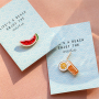 Inspiration estivale avec broches et pins