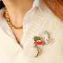 Mix & Match : Cr&eacute;ez votre propre look festif avec des pins et broches