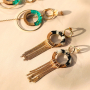 Conseils pour cr&eacute;er des bijoux avec des pendentifs en bois