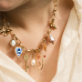 Cr&eacute;er des bijoux classiques avec des breloques aux fleurs s&eacute;ch&eacute;es