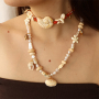 Inspiration avec perles et pendentifs acryliques